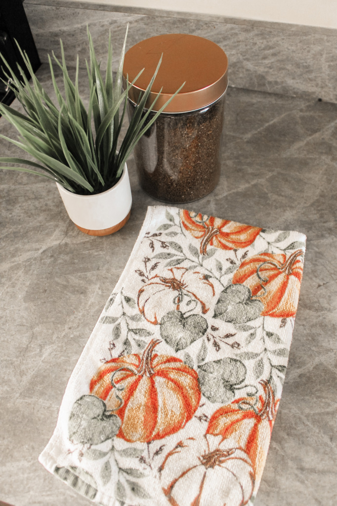 Fall Decorations in a Small Space